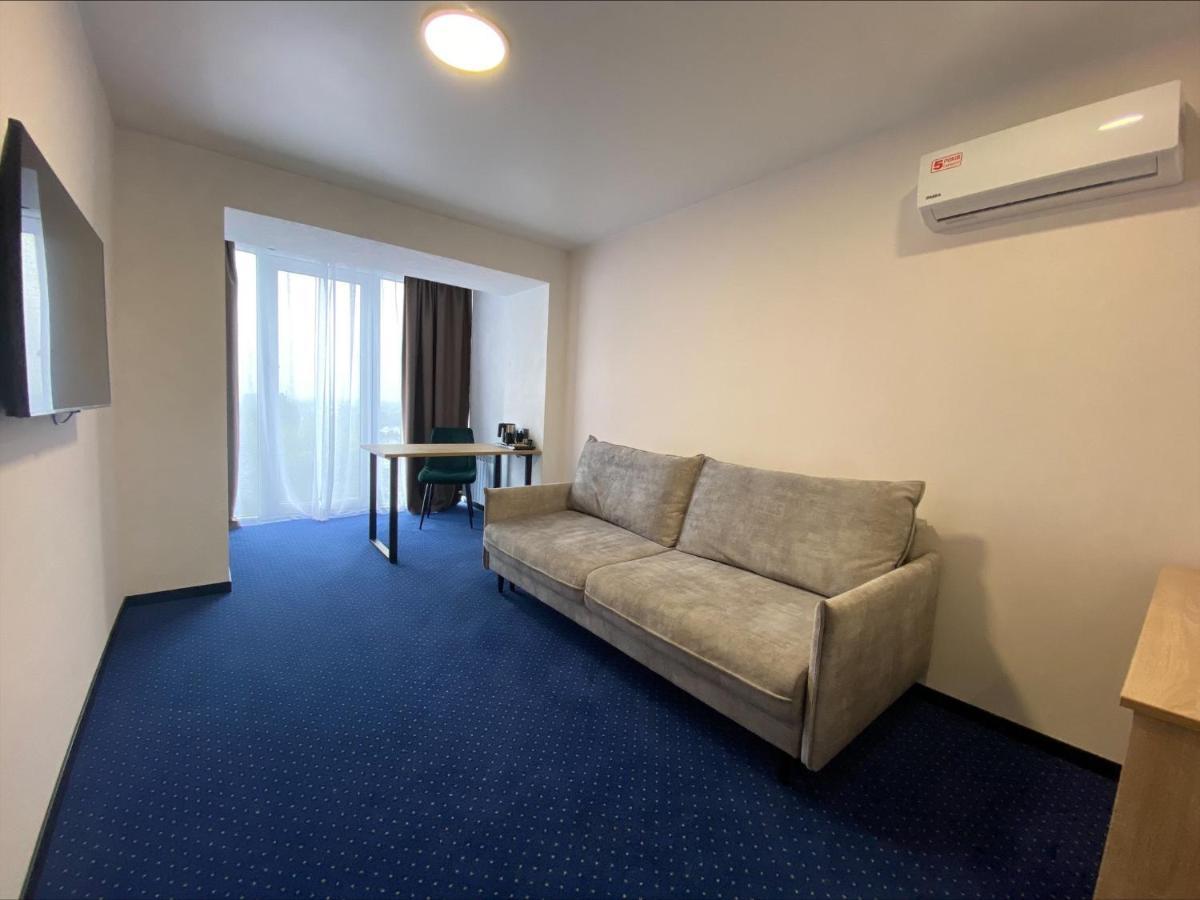 Hotel Optima Collection Kamianske Extérieur photo